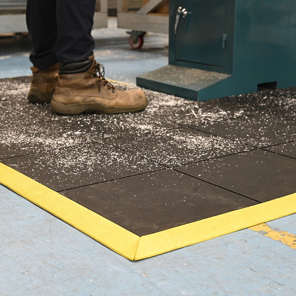 Black Plain Rubber Solid Top Interlock Floor Protection Mat - 100% Nitrile