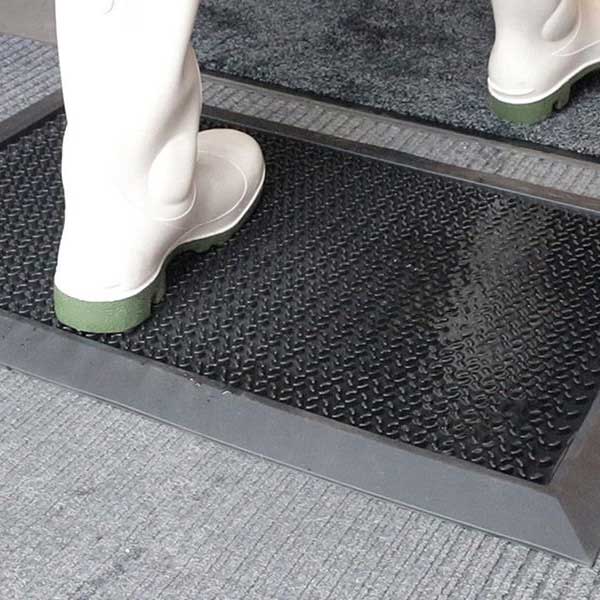 Ramped Edges PVC Loose Lay Floor Mat